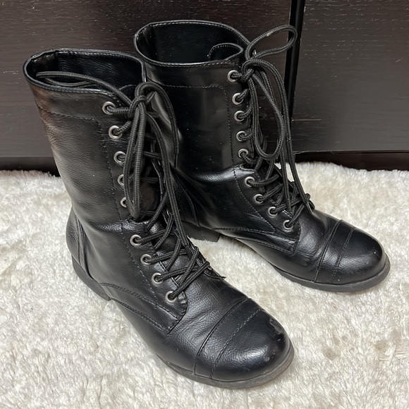 Women’s boots - Picture 2 of 9